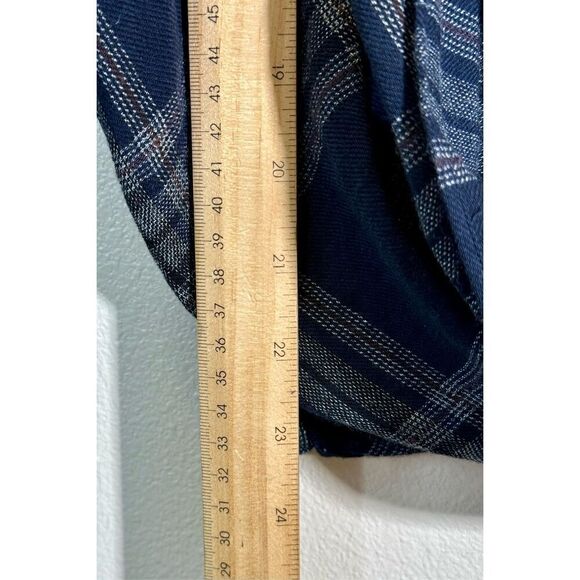 Vince Navy & White Plaid V-Neck Long Sleeve Side Snap Wrap Blouse Women's Medium - Picture 9 of 11